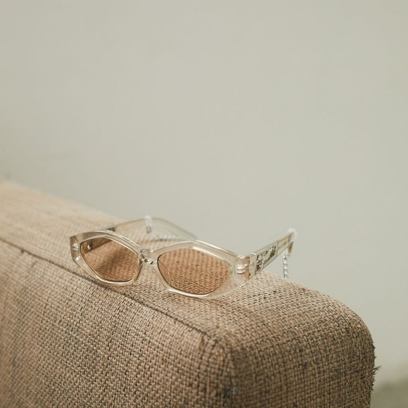 SOLD 💫 LE SPECS 🦋 Petit Panthère Cat-Eye Sunnies - Picture 6 of 6